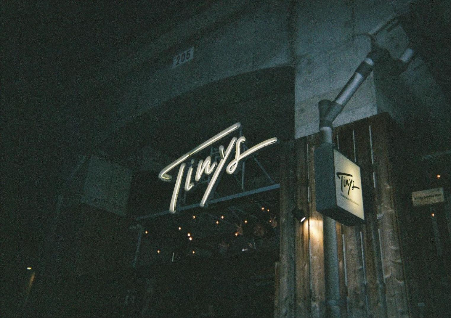 Хостел Tinys Yokohama Hinodecho Екстер'єр фото