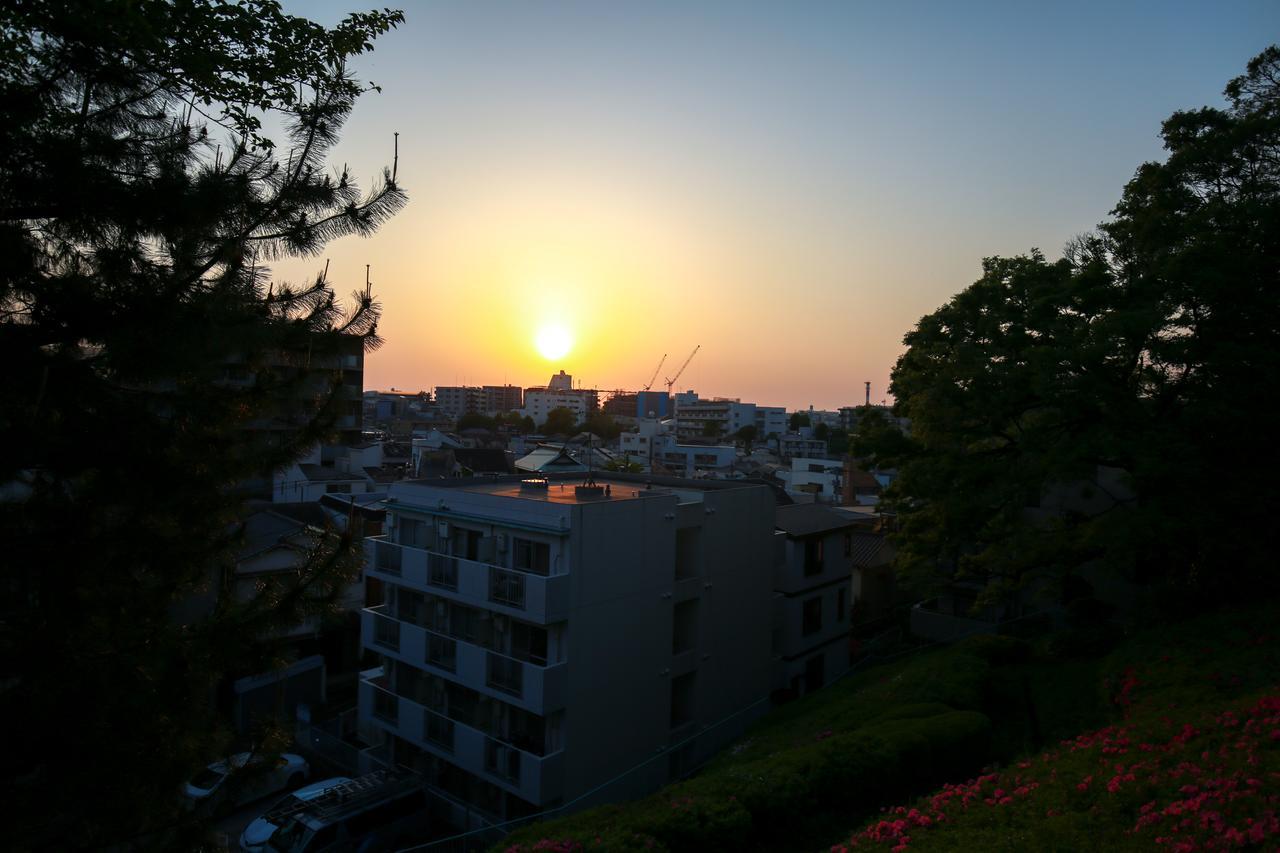 Хостел Tinys Yokohama Hinodecho Екстер'єр фото