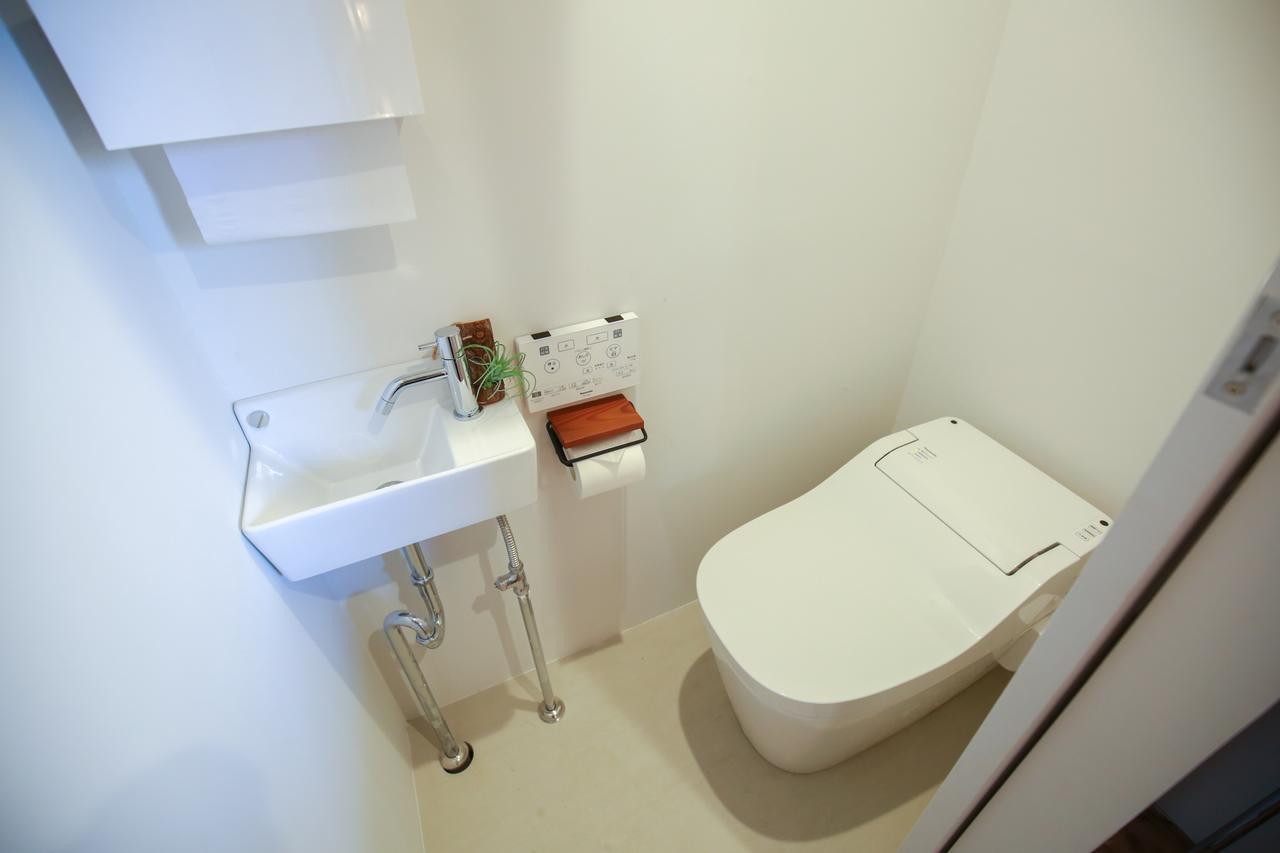 Хостел Tinys Yokohama Hinodecho Екстер'єр фото
